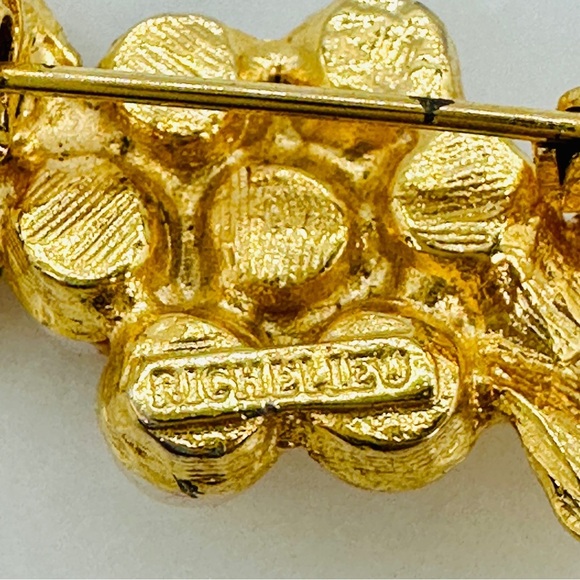 Vintage Richelieu Brooch Pin Gold Tone Faux Pearl Flower Leaf Dainty Delicate - Picture 2 of 9